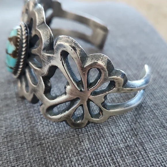 HOST PICK🎉Native American Navajo Sandcast Sterling & Turquoise Butterfly Cuff